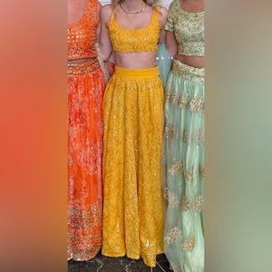 Beautiful sequined Indian lehenga (3 pcs)
